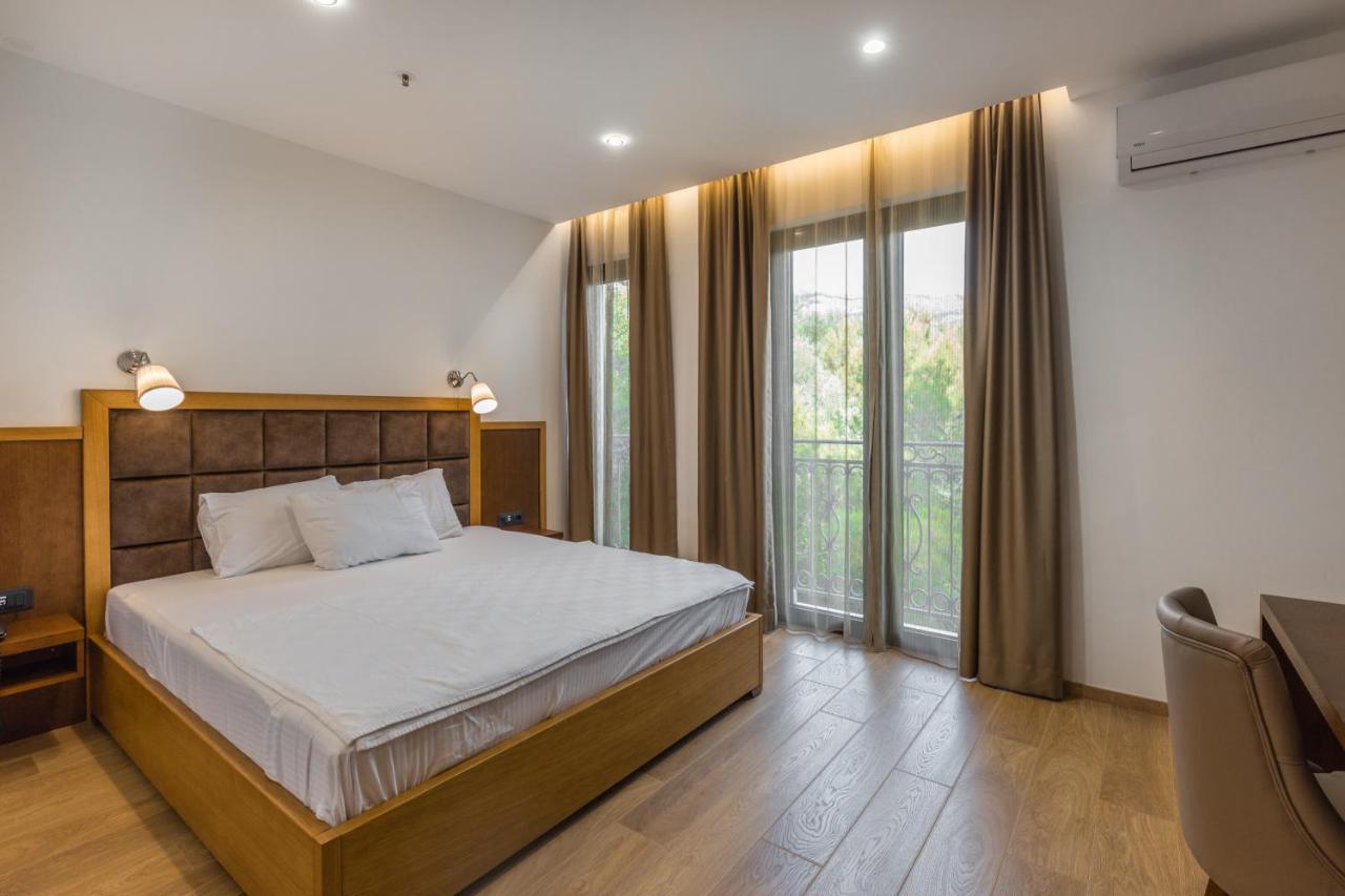 Hotel Plaza Lucice Petrovac Exterior photo