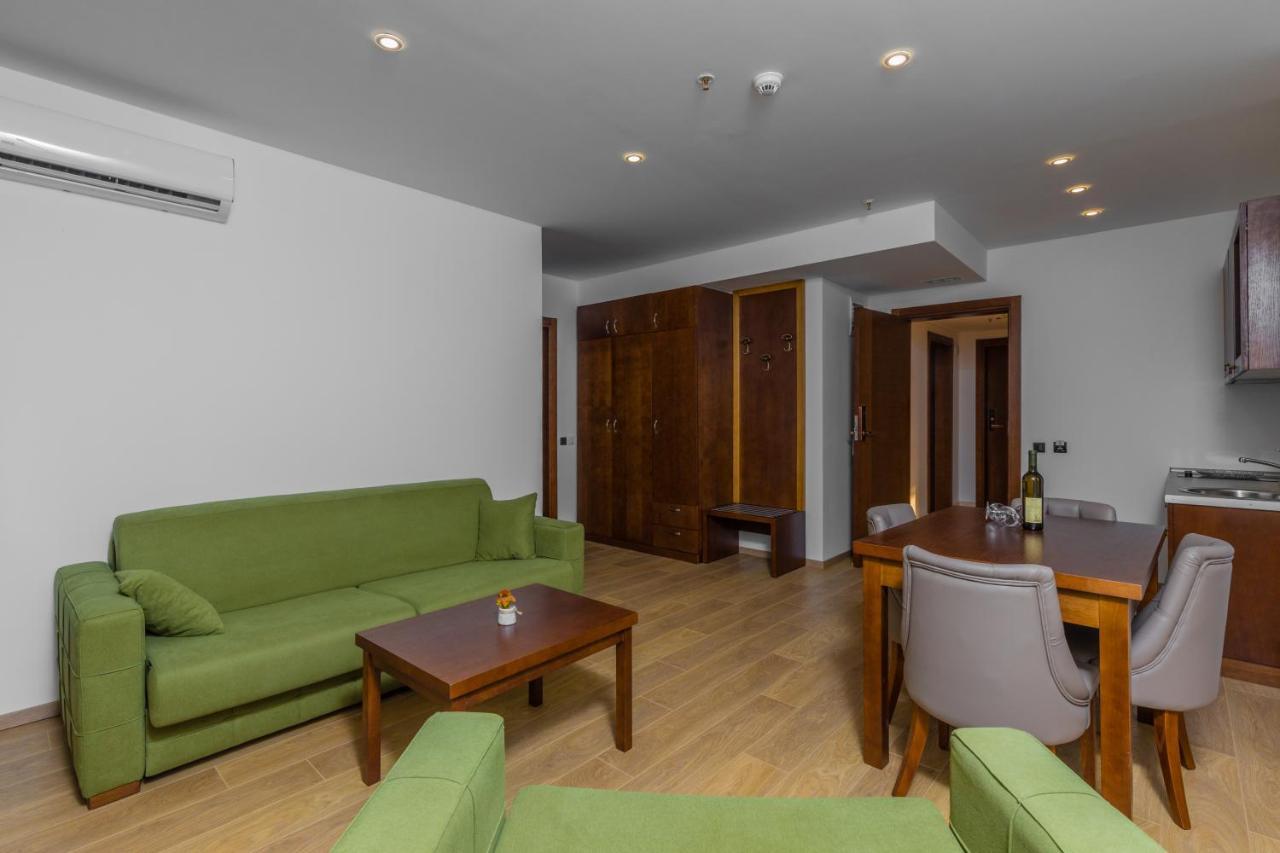 Hotel Plaza Lucice Petrovac Exterior photo
