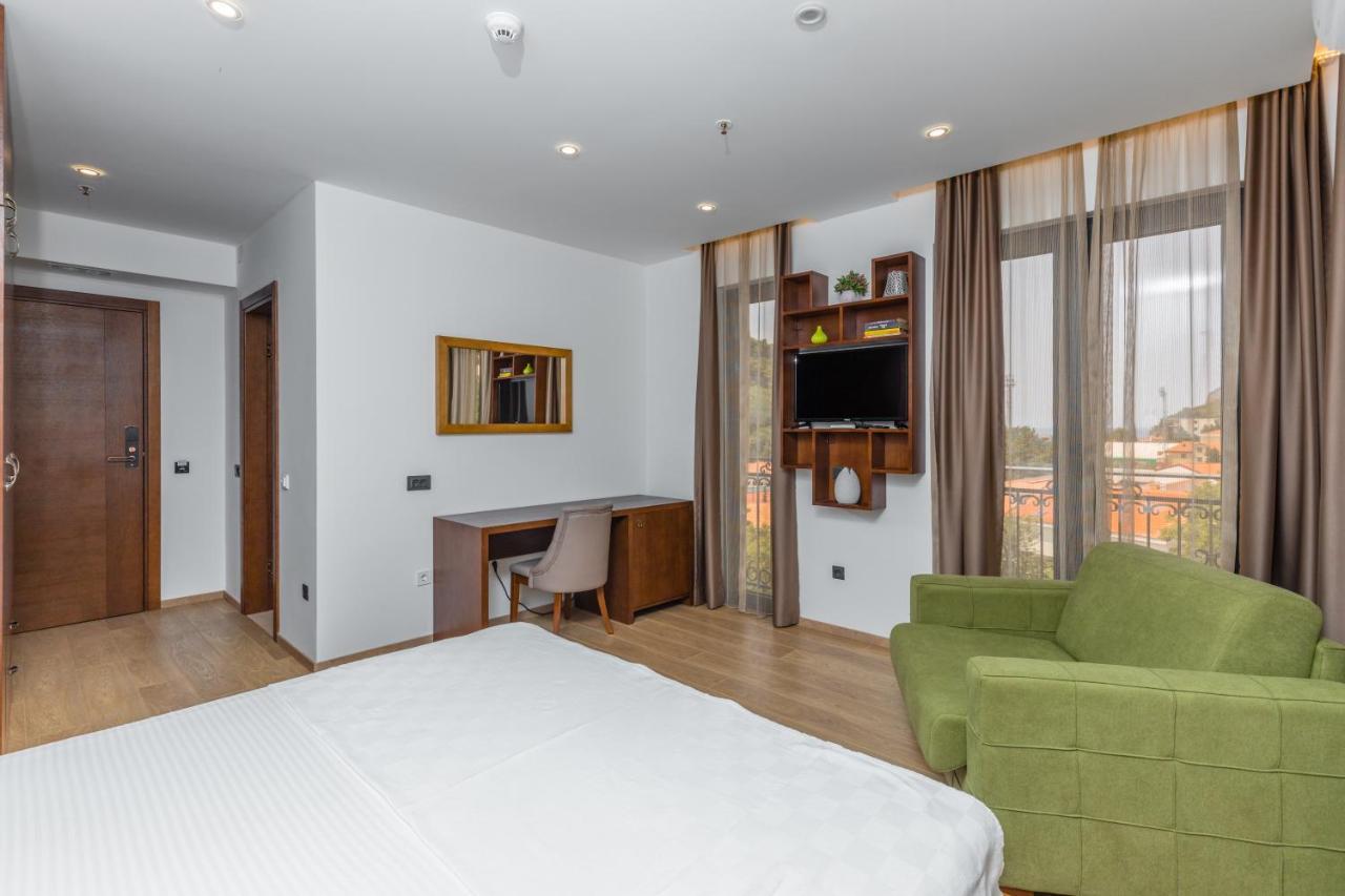 Hotel Plaza Lucice Petrovac Exterior photo