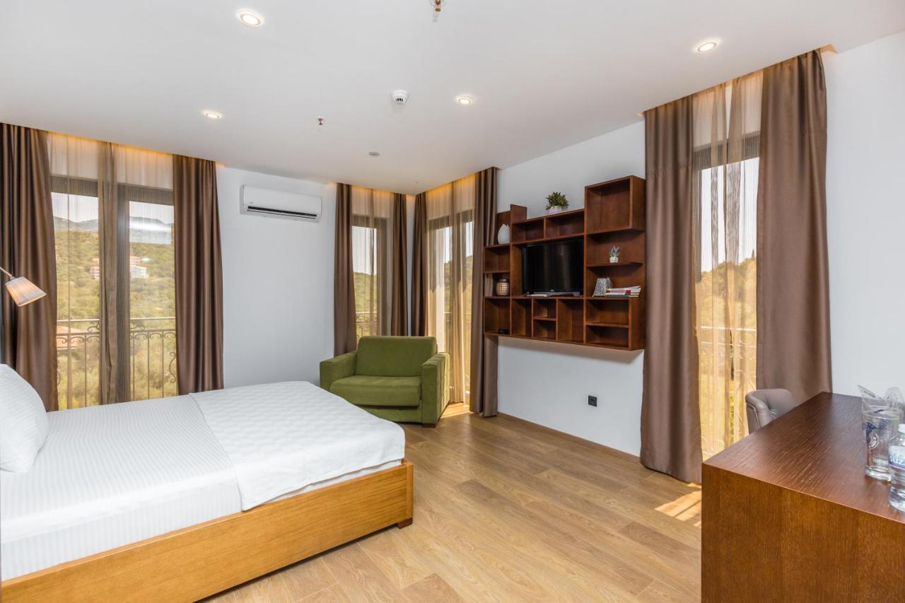 Hotel Plaza Lucice Petrovac Exterior photo